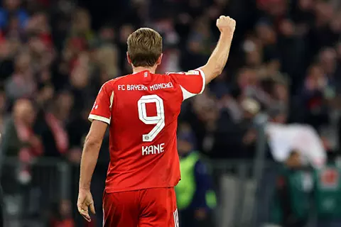 كين يقود بايرن ميونخ للتأهل في كأس ألمانيا.. وشالكه يودع بخسارة ثقيلة